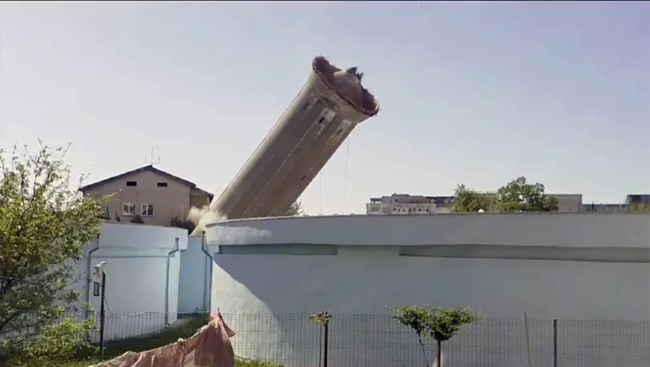 VIDEO Castelul de apă de pe strada Tipografului din Slatina a fost demolat