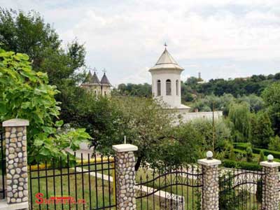 Manastirea Clocociov 4